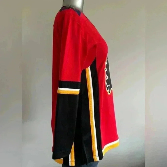 🆕Women | Calgary  Flames Jersey - Picture 4 of 16
